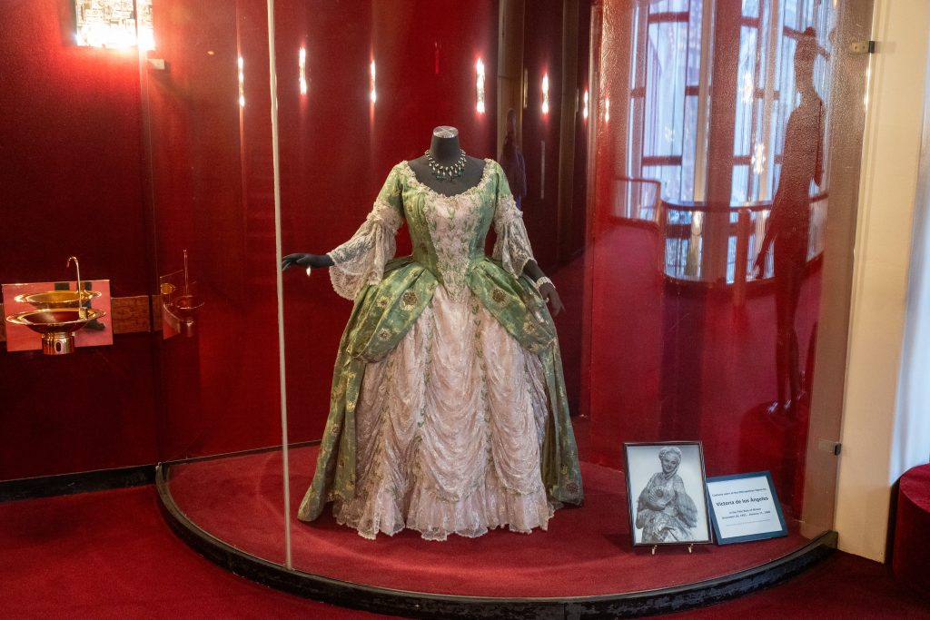 2023-24_Spring Exhibit_de los Angeles_Manon_Dress Circle_photo Jonathan Tichler (1)